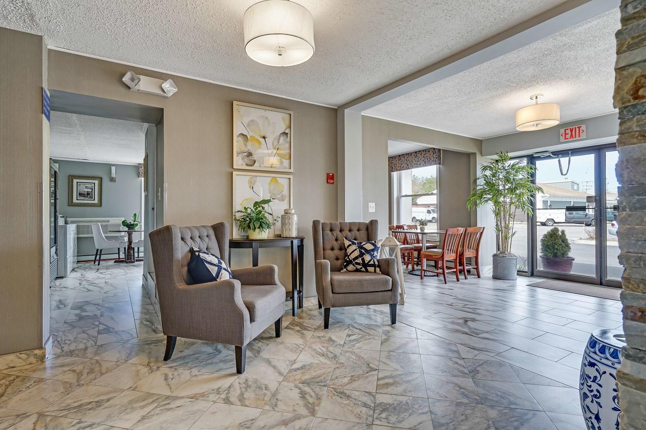 Blue Creek Inn Waretown Екстер'єр фото